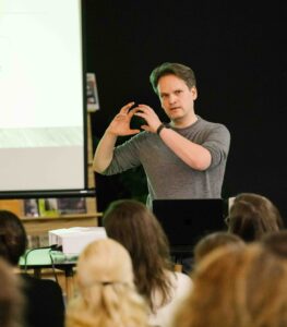 Speaker Florian Nuxoll auf der Trendvernissage 2024 bei Adel & Link